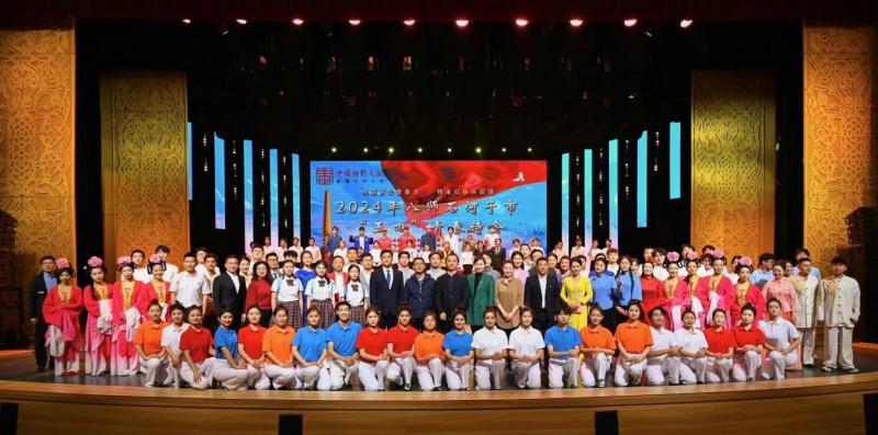 沐鸣2平台学生参演“诗诵百年青春志 传承红色兵情”2024年第八师石河子市“五四”青春诗会